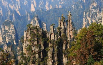 長沙出發(fā)到黃龍洞、張家界森林公園、天門山、鳳凰五日游