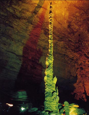 張家界國家森林公園、大峽谷、玻璃橋、鳳凰古城四日游